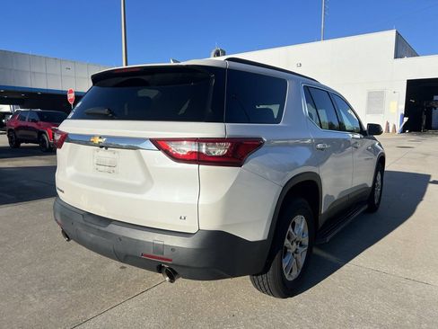 Used 2021 Chevrolet Traverse LT FWD image 4