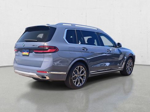 Used 2024 BMW X7 xDrive40i AWD/4WD image 5