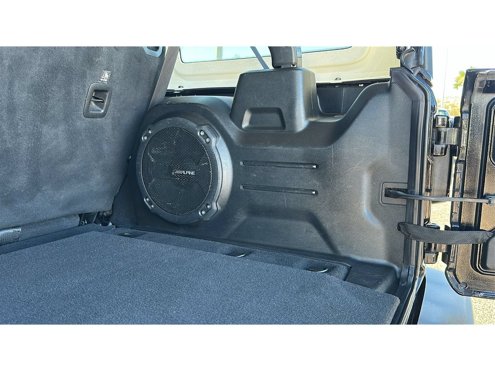 Used 2023 Jeep Wrangler Unlimited Sahara AWD/4WD image 18