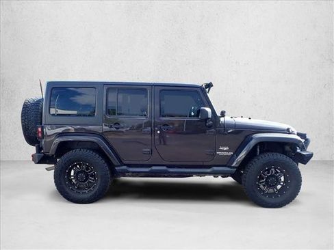 Used 2013 Jeep Wrangler Unlimited Sahara w/ Connectivity Group AWD/4WD image 4