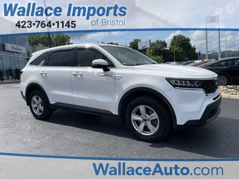 Used 2022 Kia Sorento LX AWD/4WD image 1