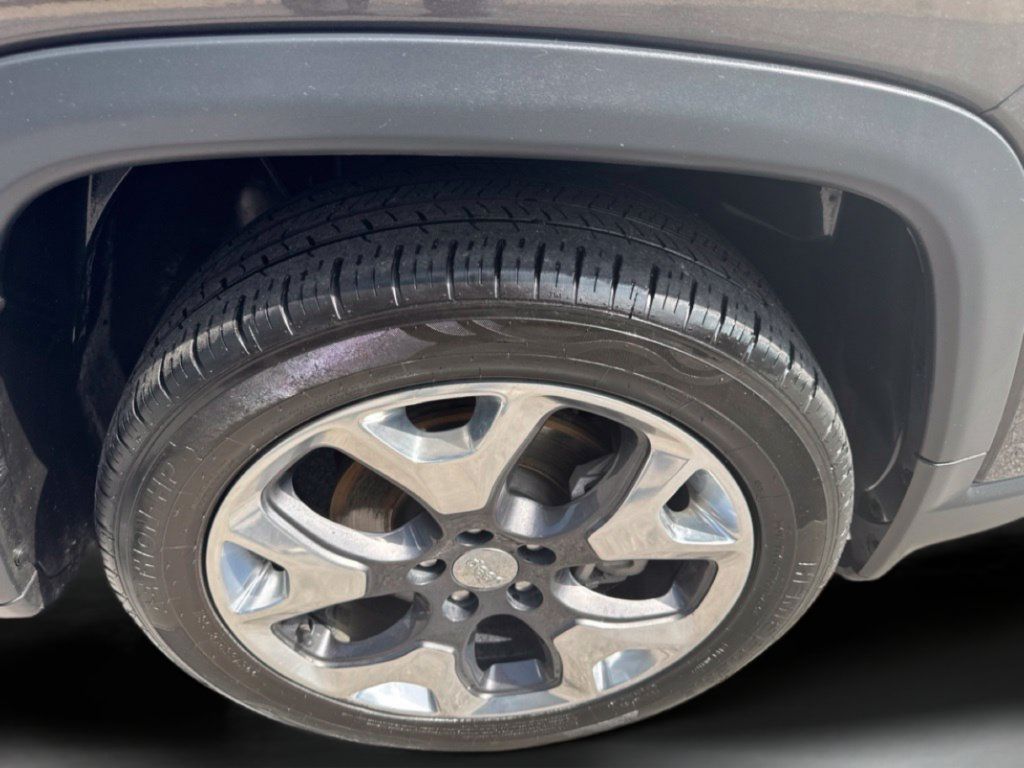 Used 2019 Jeep Compass Limited FWD image 33
