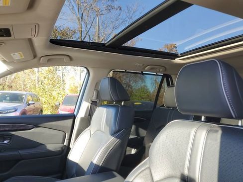 Used 2023 Honda Pilot Elite image 14