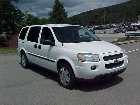 Used 2006 Chevrolet Uplander LS w/ Climate Package FWD image 2