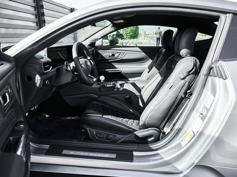 Used 2025 Ford Mustang GT Premium w/ GT Performance Package image 40