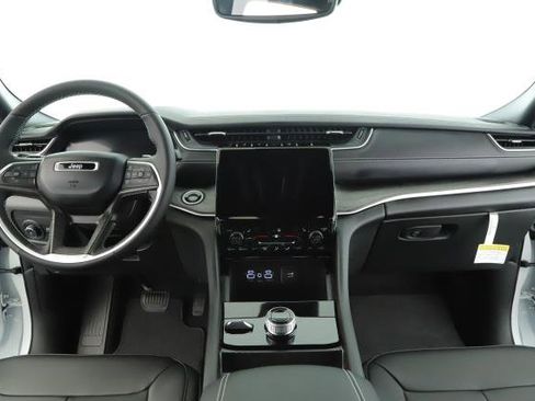 New 2025 Jeep Grand Cherokee L Limited w/ Black Appearance Package image 4