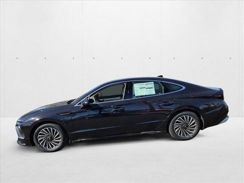 New 2025 Hyundai Sonata Limited image 5