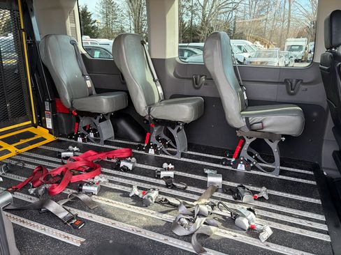 Used 2020 Ford Transit 150 XL image 37