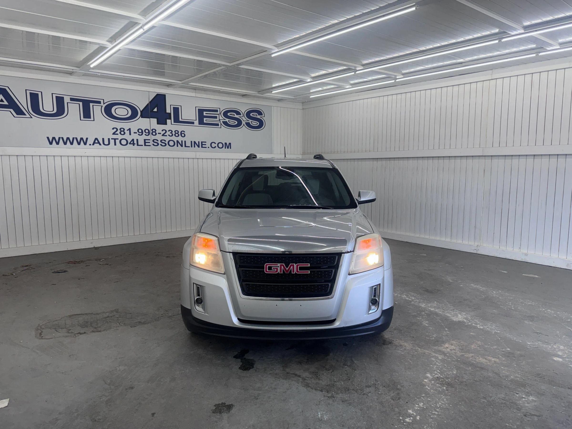 Used 2013 GMC Terrain SLT FWD image 2