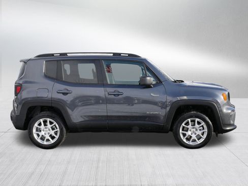 Used 2023 Jeep Renegade Latitude w/ Premium Group image 8