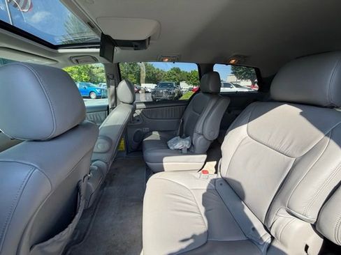 Used 2005 Toyota Sienna XLE Limited AWD/4WD image 12