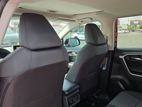 Certified 2025 Toyota RAV4 XLE w/ Convenience Package FWD image 9