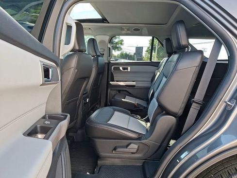Used 2023 Ford Explorer XLT w/ Equipment Group 202A AWD/4WD image 10