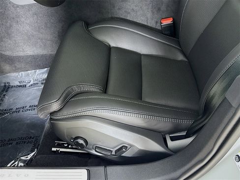 New 2026 Volvo V60 B5 Cross Country Ultra w/ Climate Package image 20