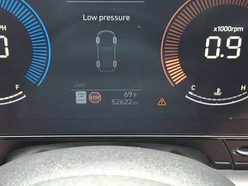 Used 2024 Hyundai Kona SEL AWD/4WD image 19