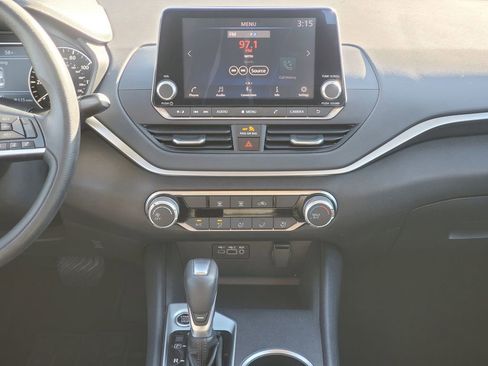 Used 2022 Nissan Altima 2.5 SV image 28