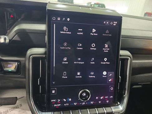 Used 2025 GMC Yukon XL Denali AWD/4WD image 13
