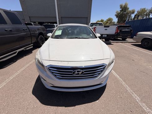 Used 2017 Hyundai Sonata SE FWD image 2