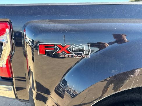 Used 2022 Ford F350 Lariat w/ Lariat Ultimate Package AWD/4WD image 9