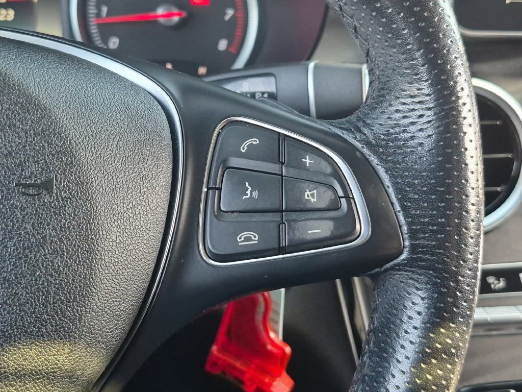 Used 2019 Mercedes-Benz GLC 300 4MATIC Coupe image 34