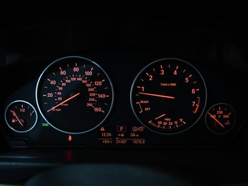 Used 2018 BMW 320i Sedan RWD image 17