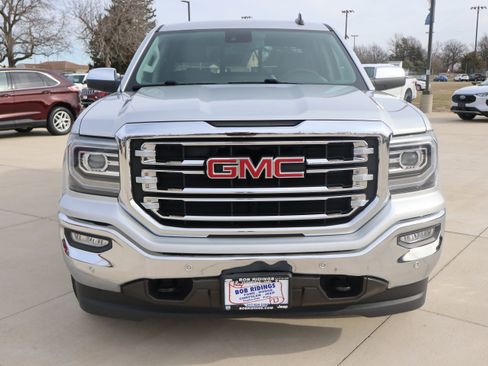 Used 2018 GMC Sierra 1500 SLT image 2