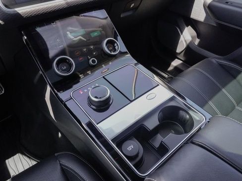 Used 2018 Land Rover Range Rover Velar R-Dynamic SE image 14