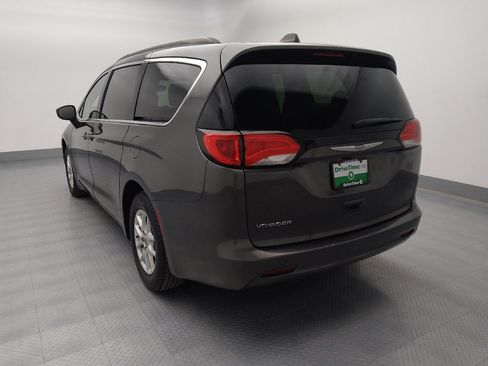 Used 2021 Chrysler Voyager Lxi image 5
