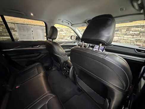 Used 2023 Jeep Grand Cherokee Limited AWD/4WD image 30