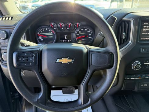 Used 2022 Chevrolet Silverado 1500 Custom image 16