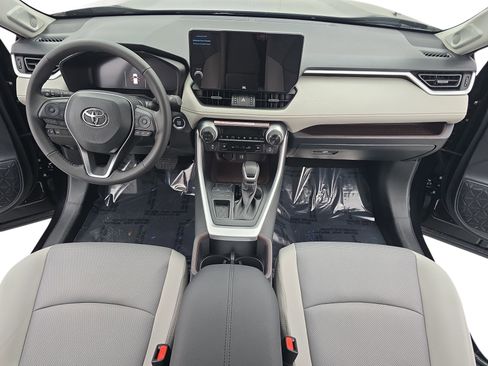 Used 2025 Toyota RAV4 Limited image 9
