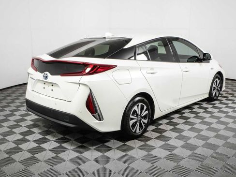 Used 2017 Toyota Prius Prime Advanced FWD image 3