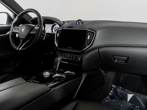Used 2023 Maserati Ghibli Modena RWD image 54