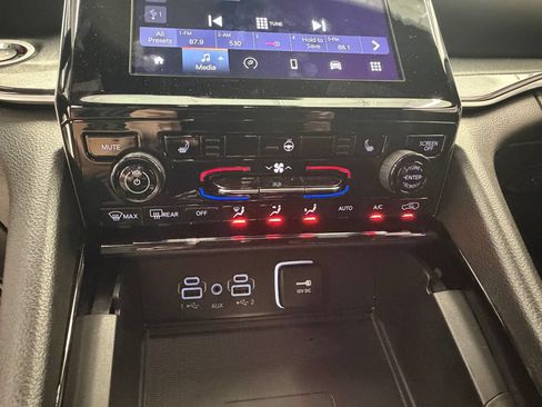 Certified 2023 Jeep Grand Cherokee Altitude AWD/4WD image 30