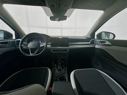 New 2026 Volkswagen Taos SE FWD image 18