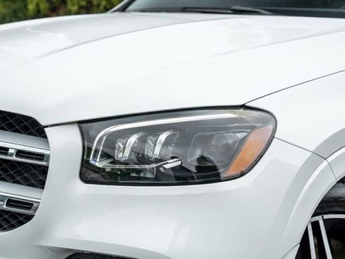 Used 2023 Mercedes-Benz GLS 450 4MATIC w/ AMG Line Exterior image 4