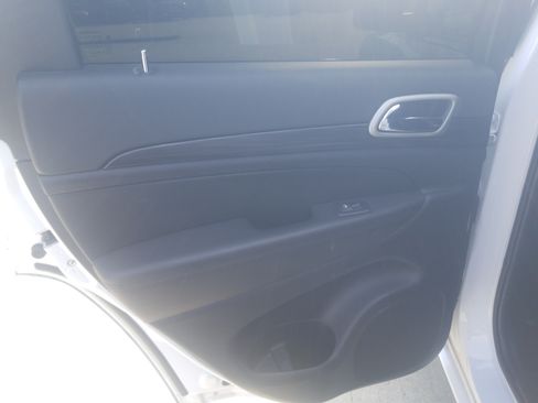 Used 2022 Jeep Grand Cherokee Laredo X RWD image 11