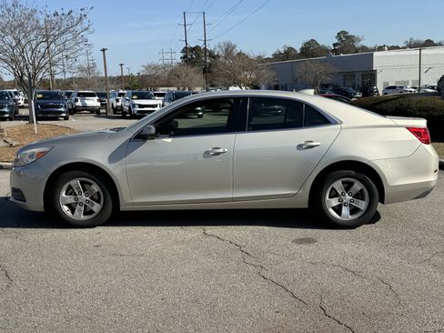 Used 2015 Chevrolet Malibu LT image 3