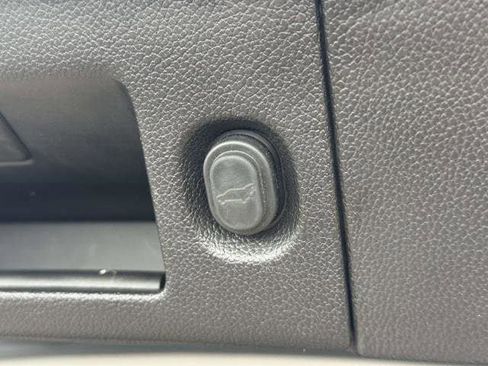 Used 2016 GMC Yukon XL Denali w/ Open Road Package image 10