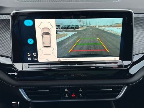 New 2026 Volkswagen Atlas Cross Sport SEL R-Line image 38