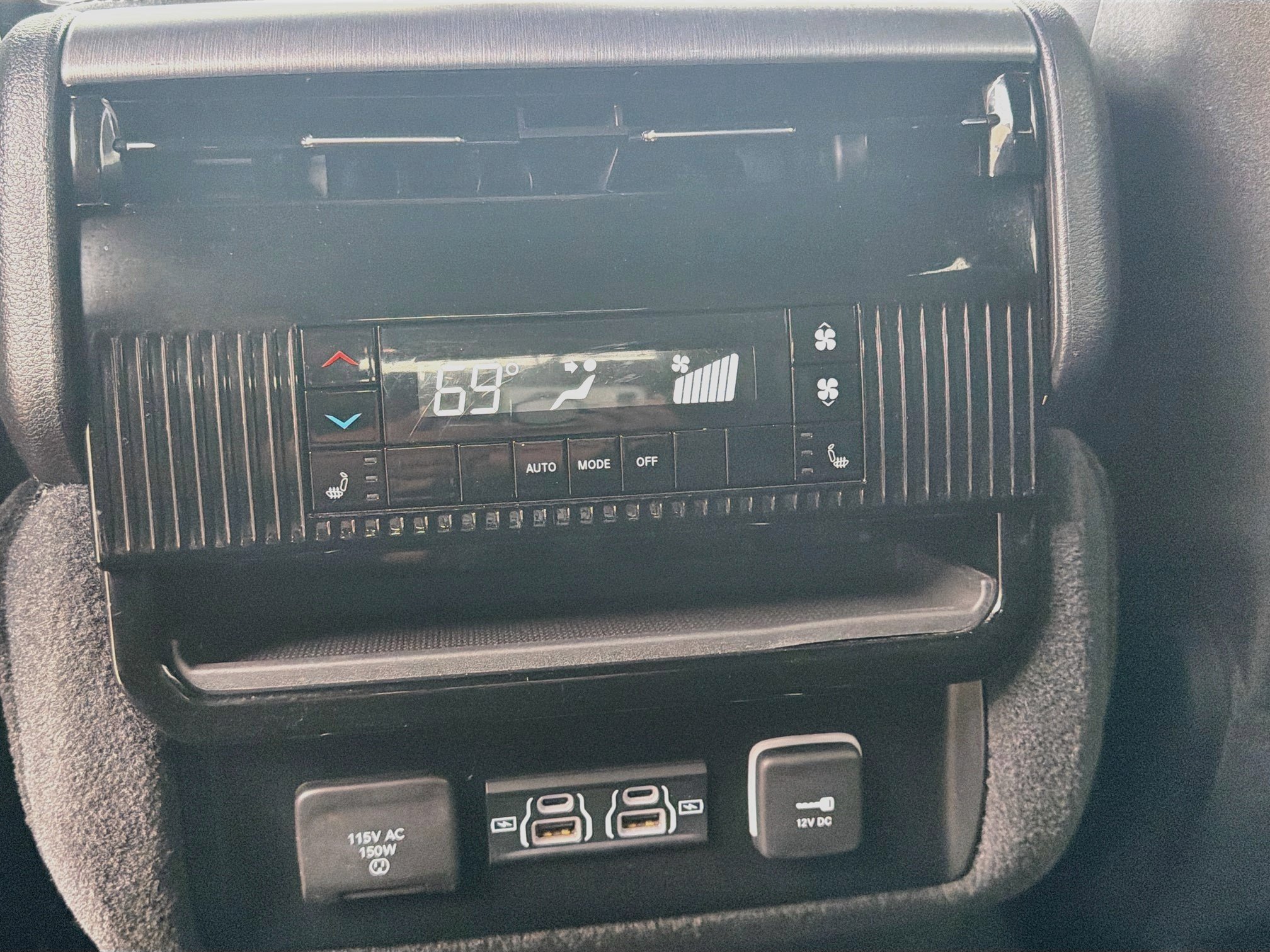 Used 2025 Jeep Wagoneer Series II AWD/4WD image 28