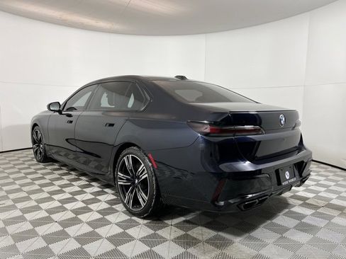 Used 2024 BMW 760i xDrive w/ Executive Package image 5