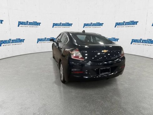 Used 2017 Chevrolet Volt LT w/ Comfort Package FWD image 8