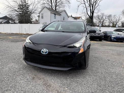 Used 2016 Toyota Prius Two image 2