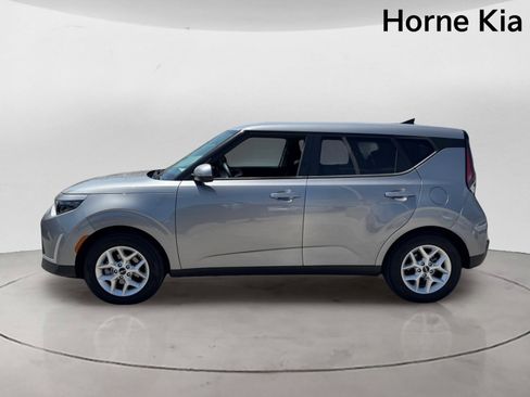Certified 2023 Kia Soul LX w/ LX Technology Package FWD image 6