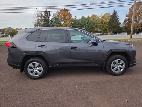 Used 2022 Toyota RAV4 LE image 2