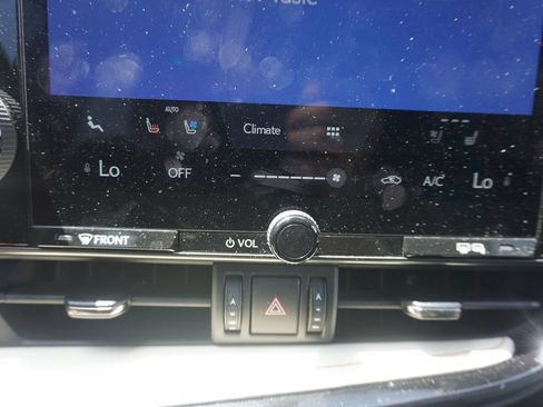 Used 2024 Lexus NX 250 FWD image 13
