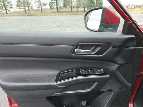Used 2023 Nissan Pathfinder SL AWD/4WD image 20