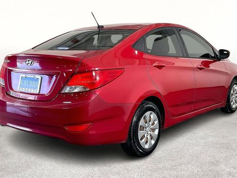 Used 2017 Hyundai Accent SE image 2