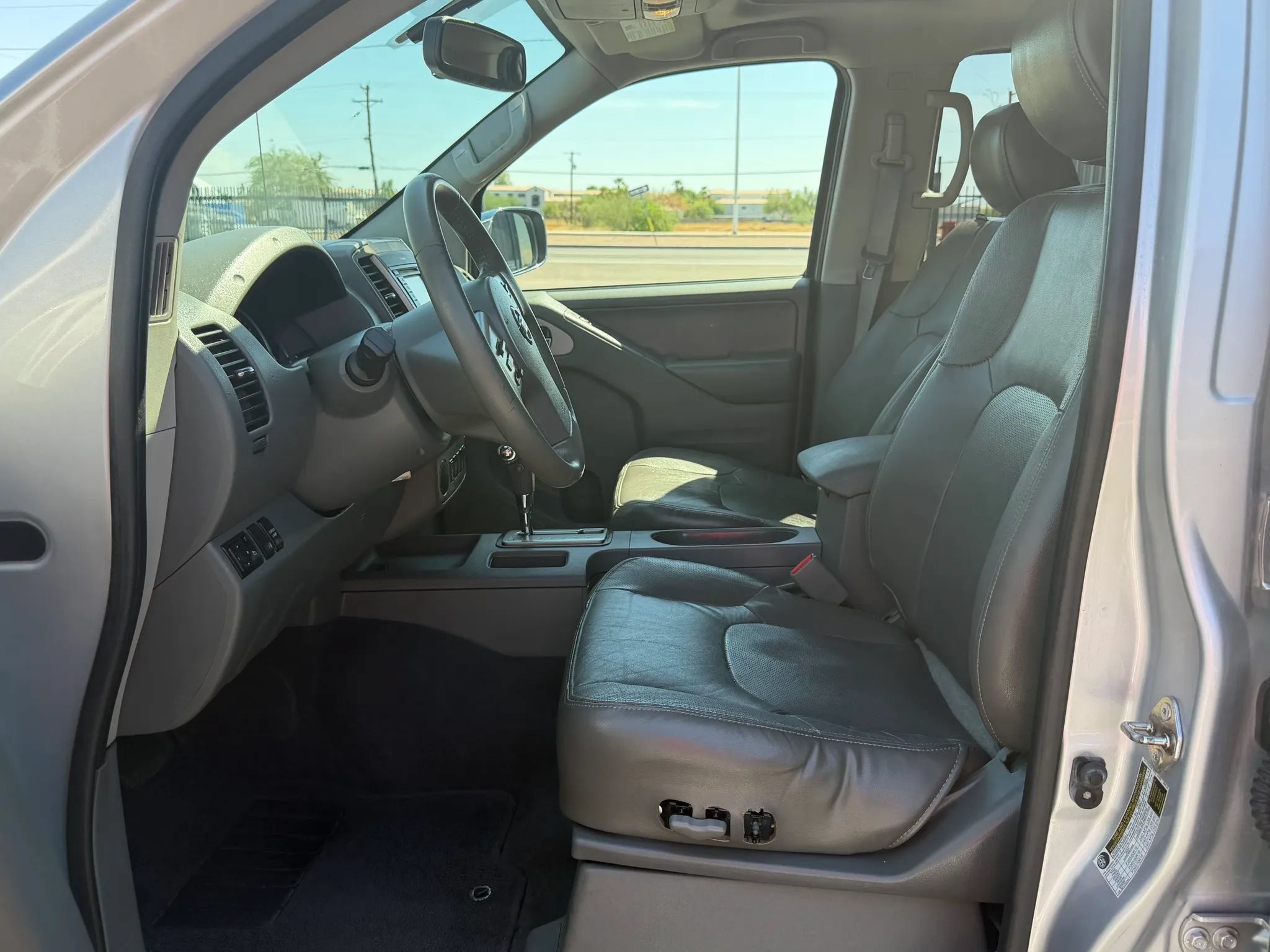 Used 2019 Nissan Frontier SL RWD image 10